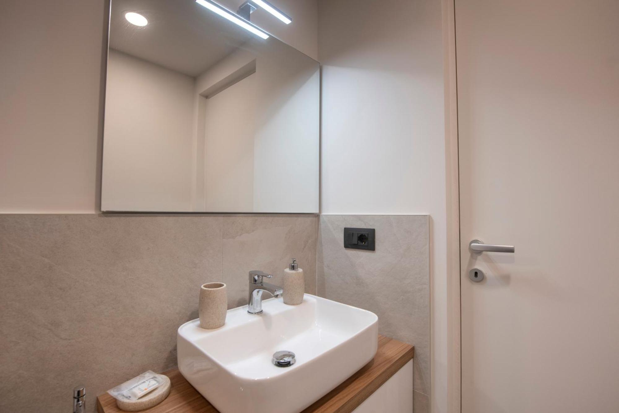 258 - The Loft In Largo Zecca - Luxury Nel Cuore Di Genova Екстер'єр фото